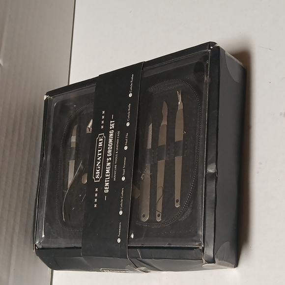 Signature Gentlemans Manicure Set with Leather Case NWT - Picture 4 of 5